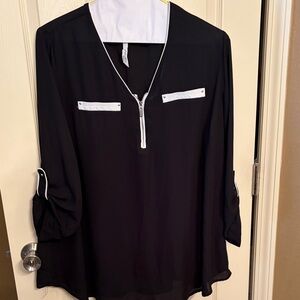 NY Collection Black and White Zipper Blouse